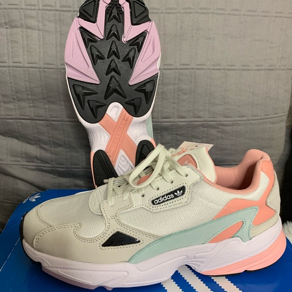 adidas falcon size 5